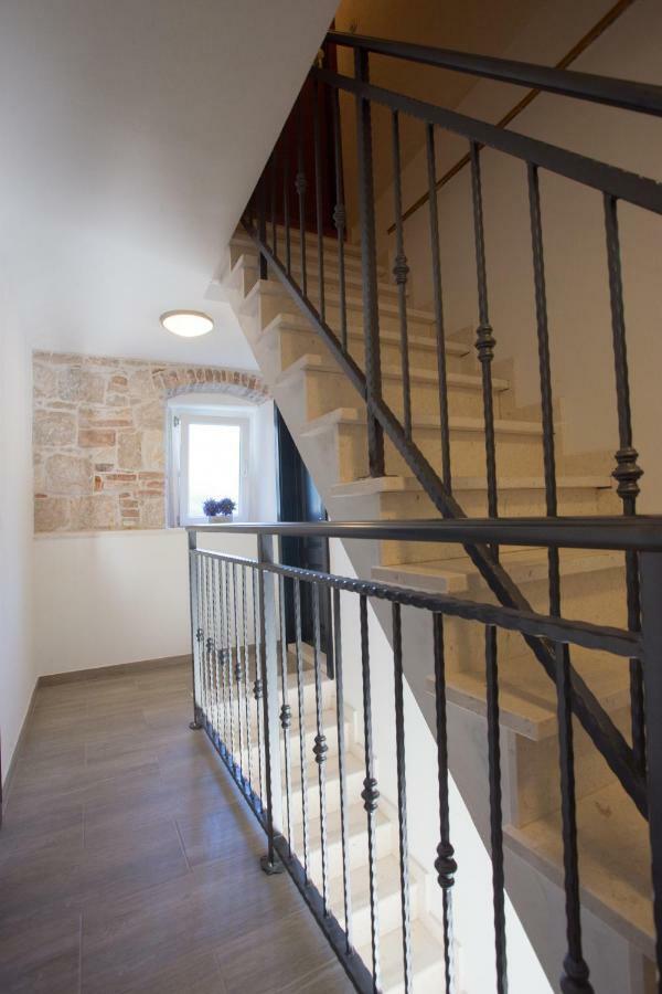 Morus Alba Apartment